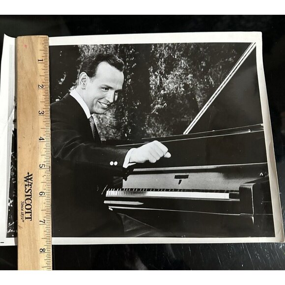 Vintage Roger Williams 1961 Swingin Along Movie Still Head Shot Photo - Picture 3 of 14